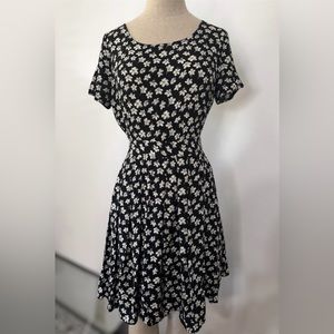 Forever 21 black and white floral flowy short sleeve dress Mini